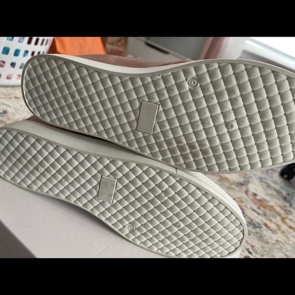 DANSKIN PINK VEGAN LEATHER FLOATER SIZE 9 - Picture 9 of 11